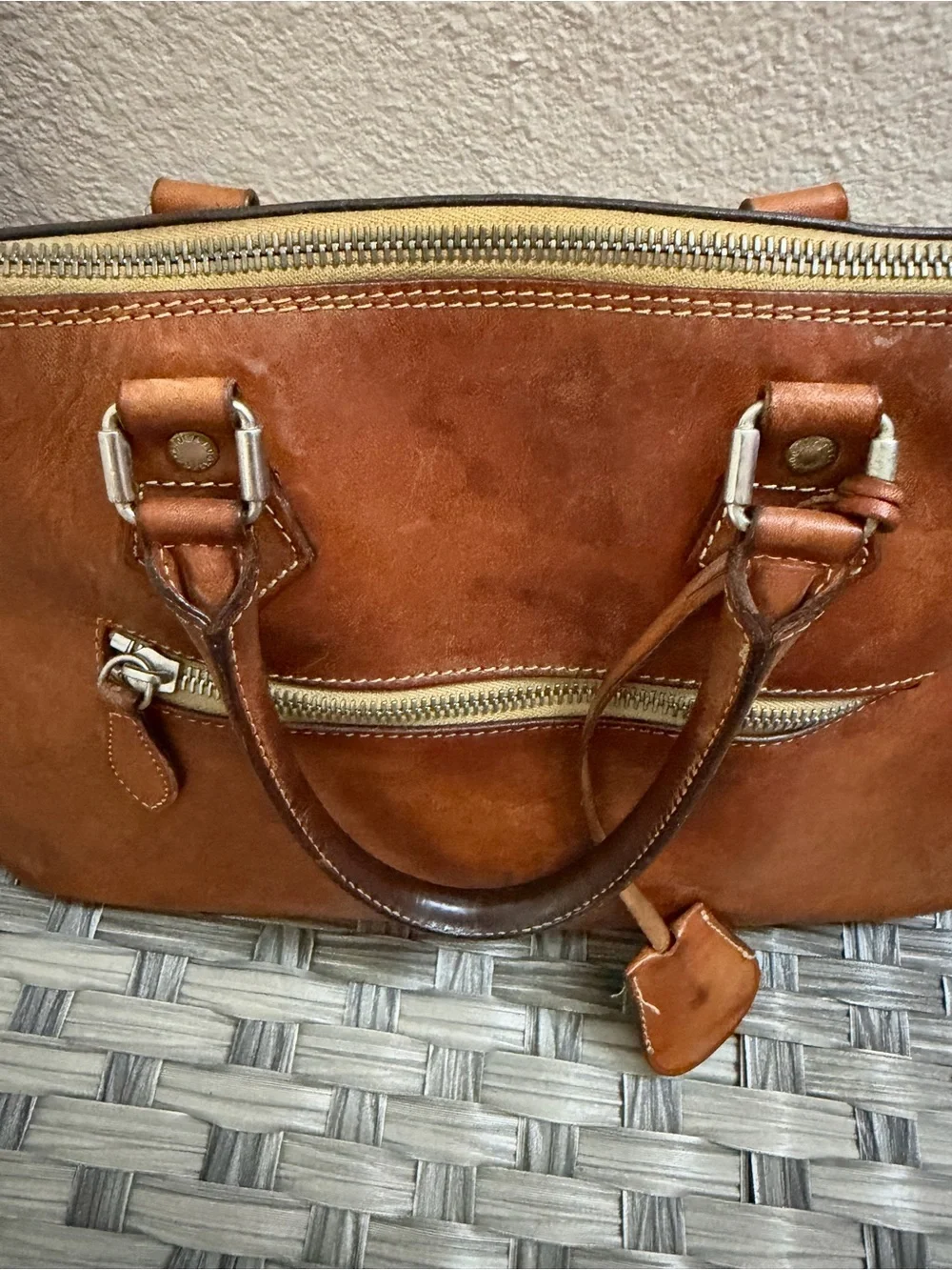 Vintage Dooney & Bourke Brown Alto Leather Zip Zip Dome Satchel Cognac